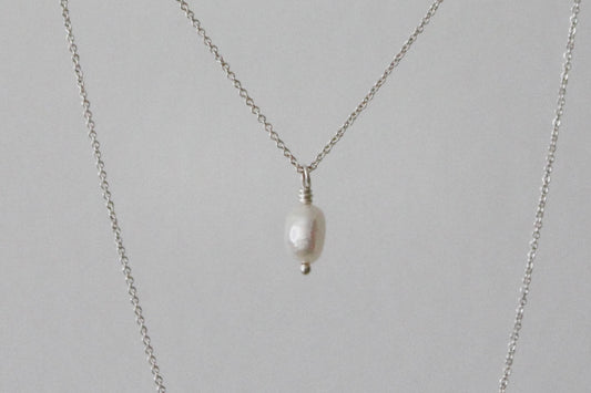 FRESHWATER PEARL necklace